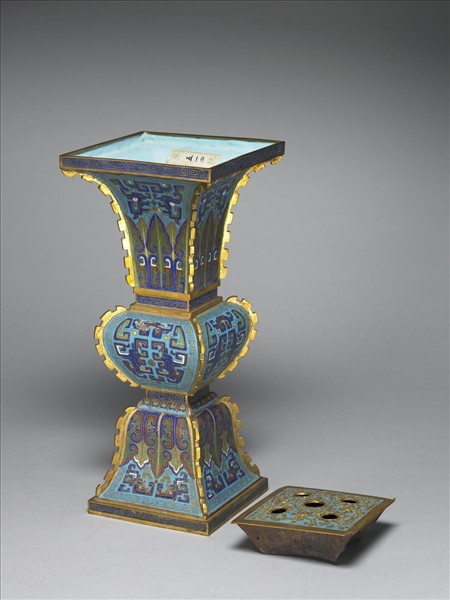 掐絲琺瑯觚形方瓶（五供）