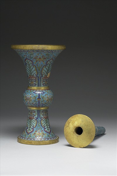 掐絲琺瑯觚形瓶（五供）