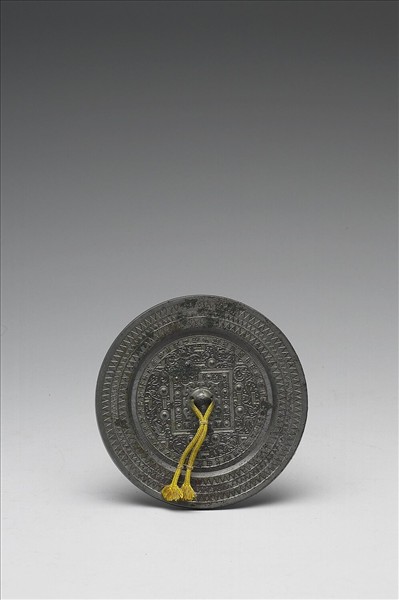 「尚方」博局紋鏡