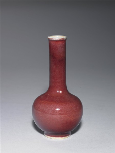 霽紅釉長頸瓶