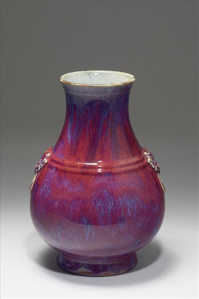 仿鈞釉獸耳弦紋瓶