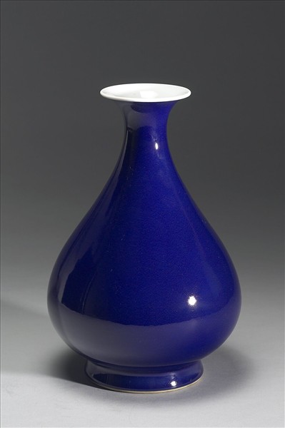 霽青釉玉壺春瓶