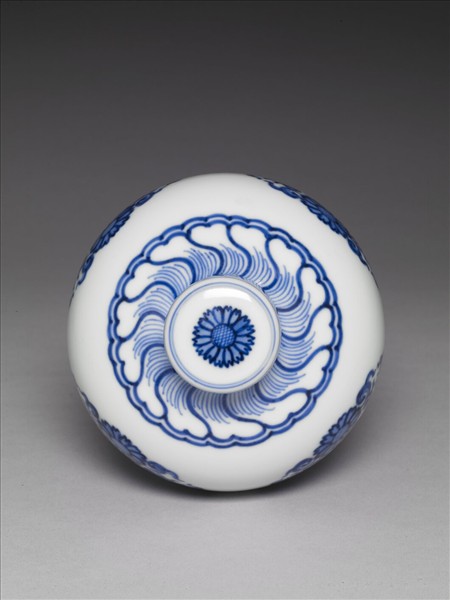 青花菊花紋蓋罐