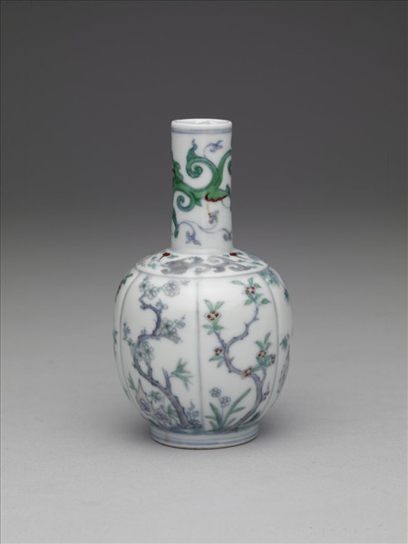 鬥彩花卉紋瓶