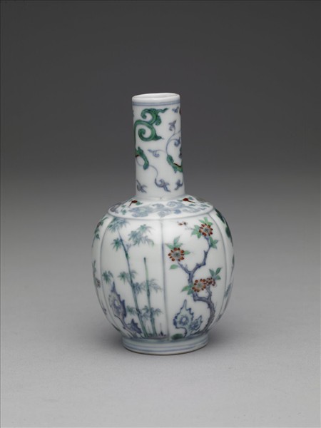 鬥彩花卉紋瓶