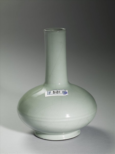 青瓷直頸瓶