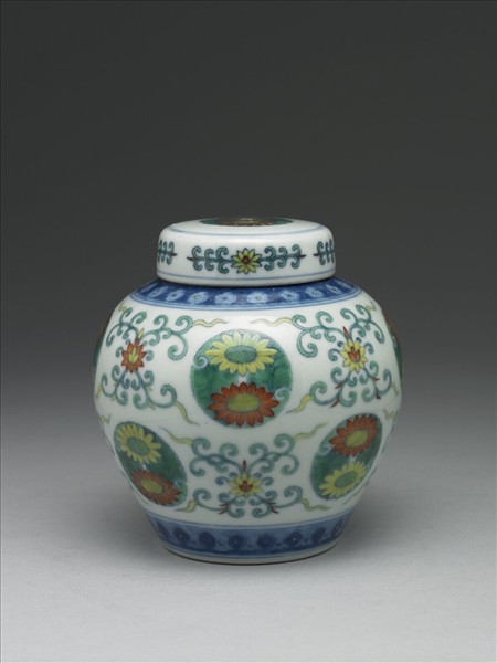 鬥彩團菊紋蓋罐