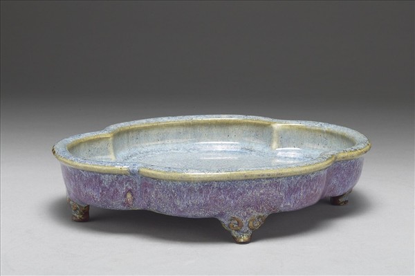 爐鈞釉海棠式洗