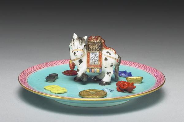 粉彩綠地馬形香插