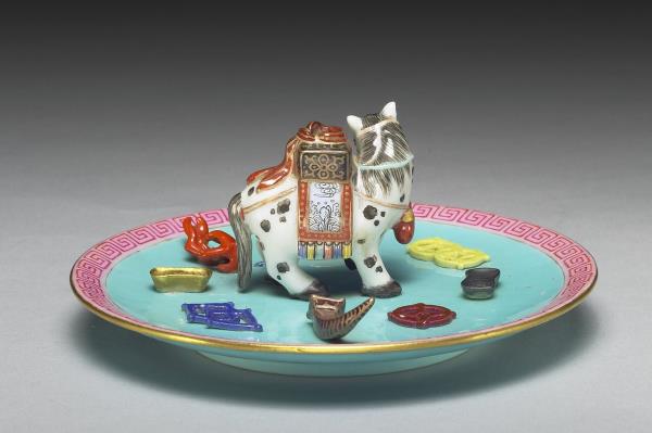 粉彩綠地馬形香插