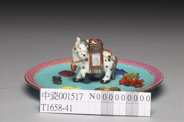 粉彩綠地馬形香插