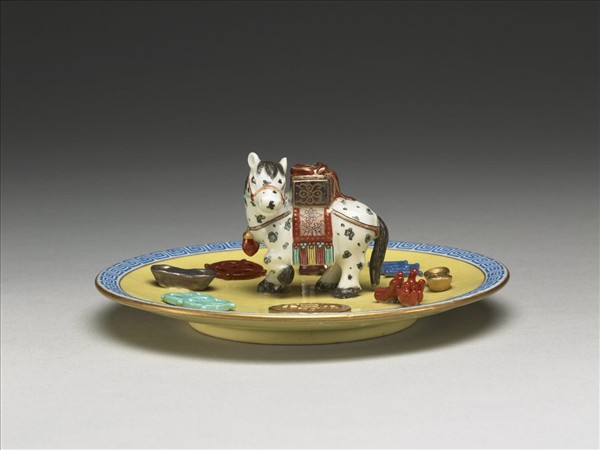 粉彩黃地馬形香插