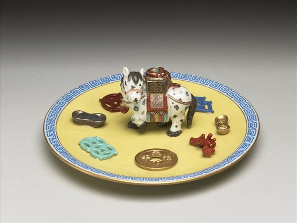 粉彩黃地馬形香插