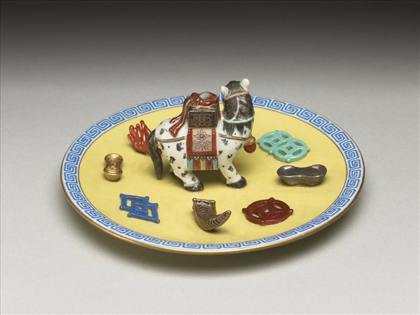 粉彩黃地馬形香插