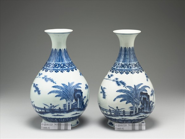 青花芭蕉紋玉壺春瓶