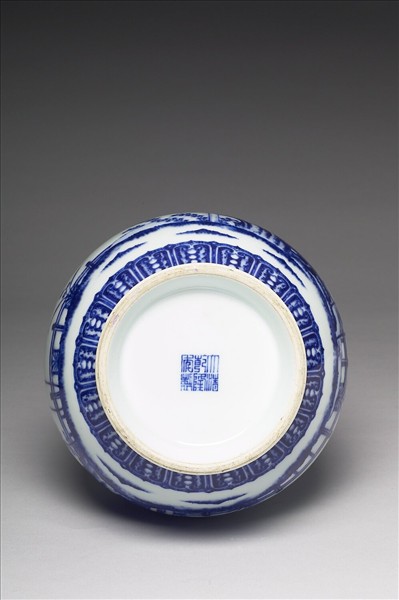 青花芭蕉紋玉壺春瓶