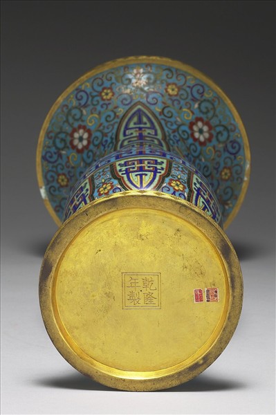 掐絲琺瑯觚形瓶（五供）