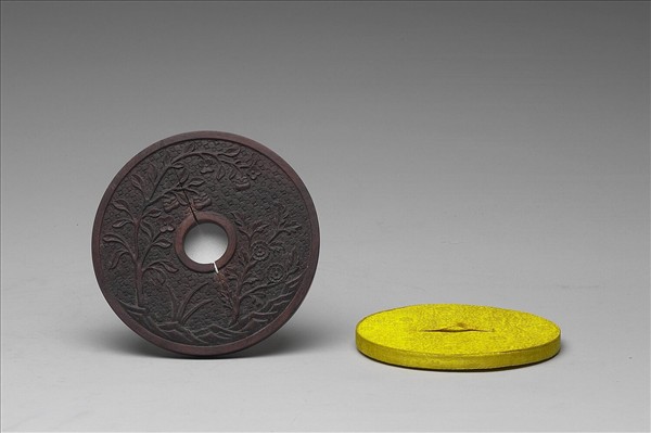 〈寧壽續鑑‧第十三冊〉鏡匣雕刻木蓋