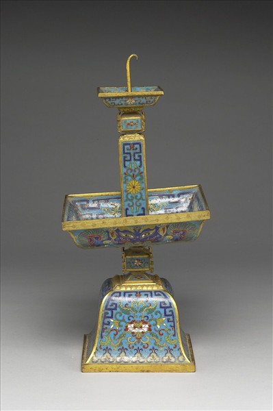 掐絲琺瑯燭台（五供）