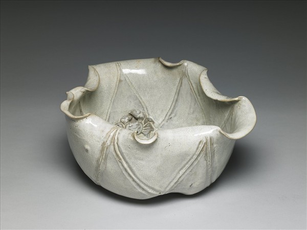 廣窯 白釉荷花洗