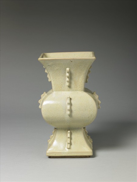 廣窯 月白釉出戟方瓶