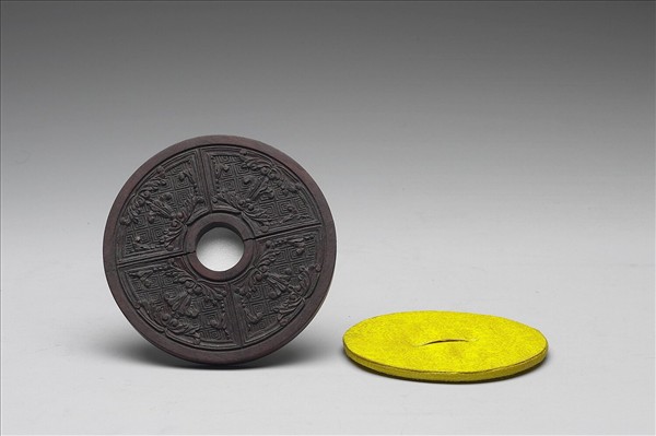 〈寧壽續鑑‧第十六冊〉鏡匣雕刻木蓋