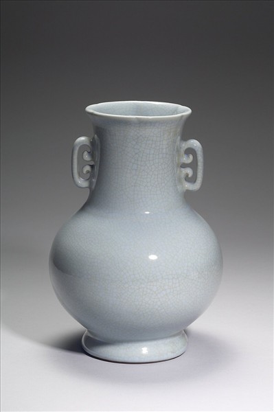青瓷雙耳瓶