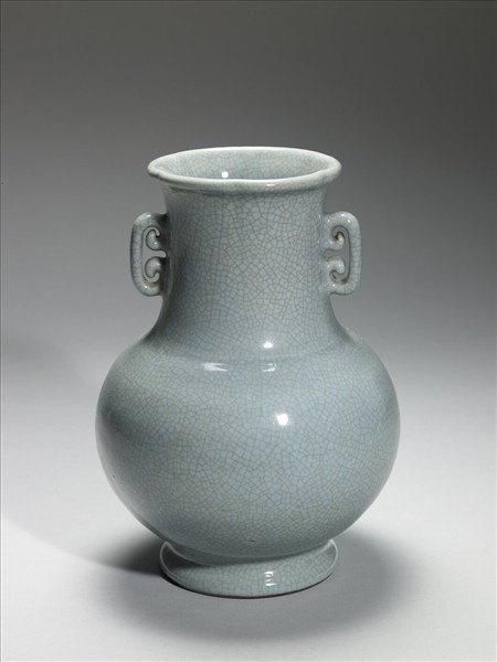 青瓷雙耳瓶
