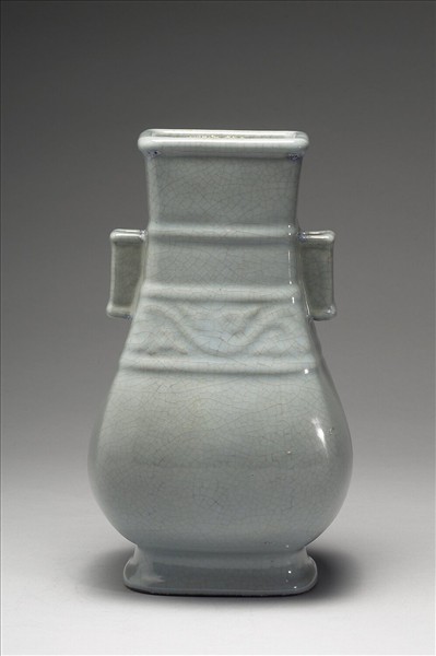 青瓷貫耳壺