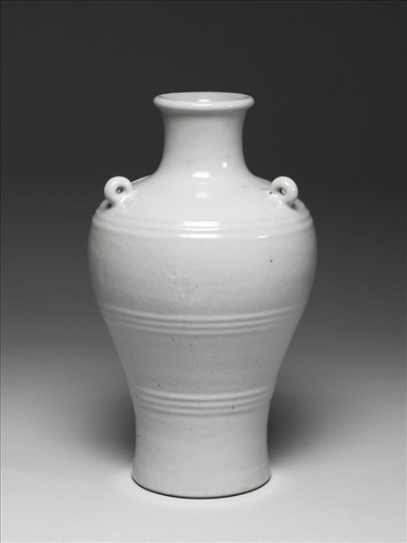 青瓷弦紋三耳瓶