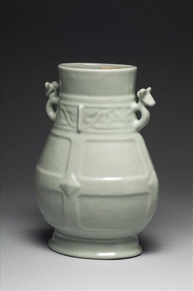 仿汝釉雙獸耳壺