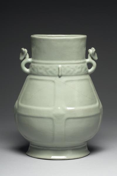 仿汝釉雙獸耳壺