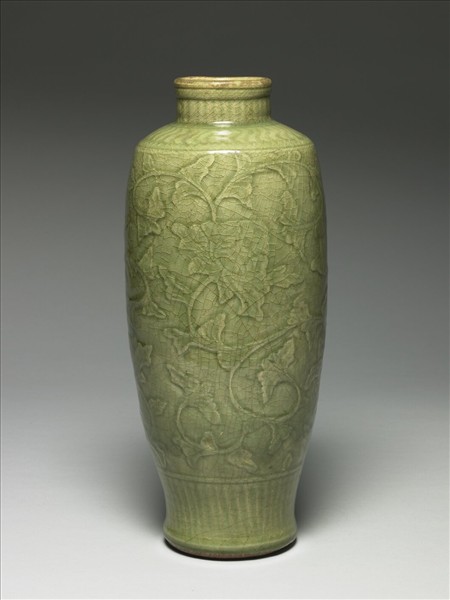 龍泉窯 青瓷劃花牡丹紋橄欖瓶