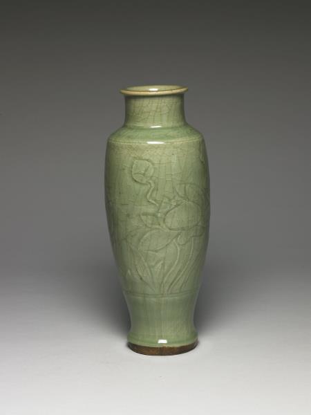 龍泉窯 青瓷刻花荷花紋燈籠瓶