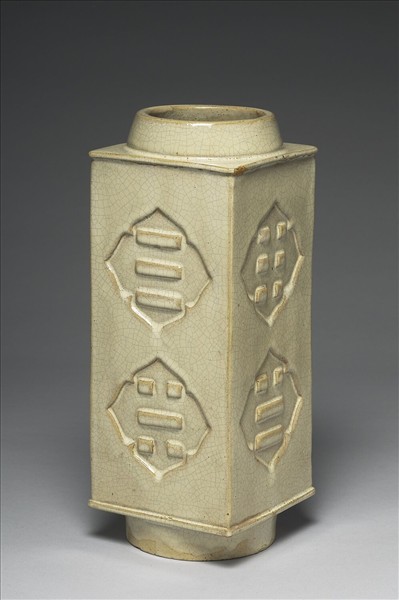 石灣窯 白瓷八卦蓍草紋瓶