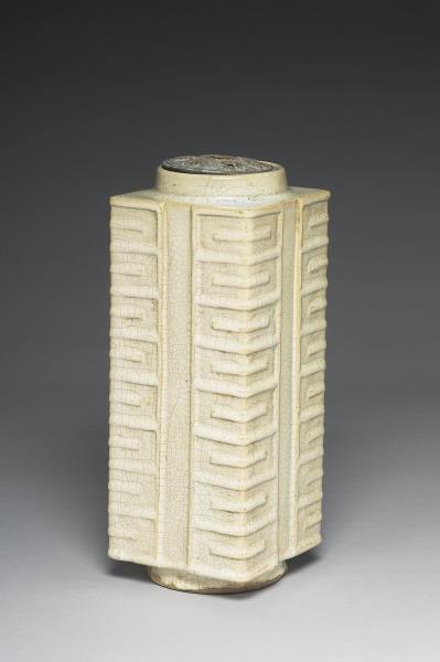 石灣窯 白釉琮式瓶