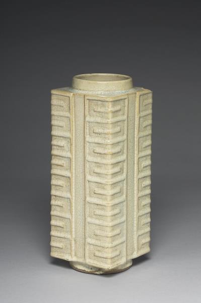石灣窯 白釉琮式瓶