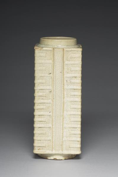 石灣窯 白釉琮式瓶