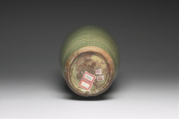 龍泉窯 青瓷劃花花卉燈籠瓶