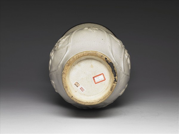 中國南方窯 紫砂月白釉鳳尾瓶