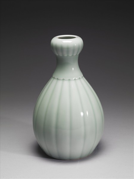 青瓷瓜瓣蒜頭瓶