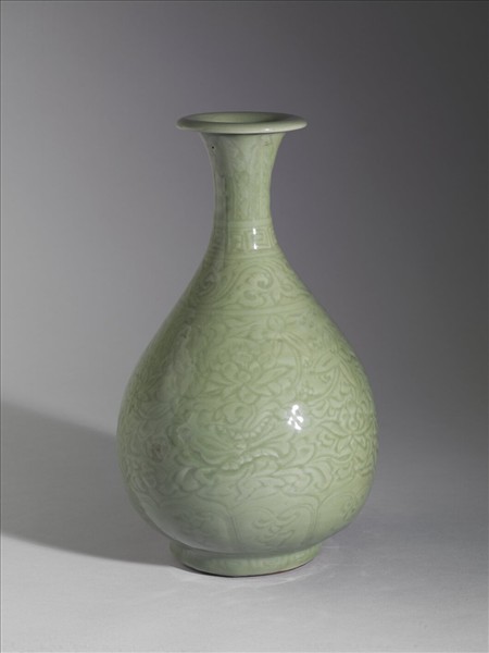 龍泉窯 青瓷劃花花卉紋玉壺春瓶