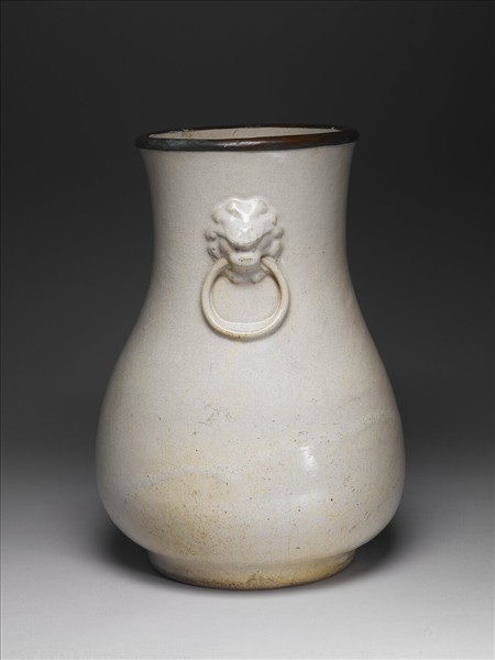 石灣窯 白瓷鋪首銜環尊