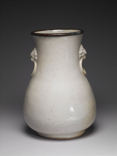 石灣窯 白瓷鋪首銜環尊