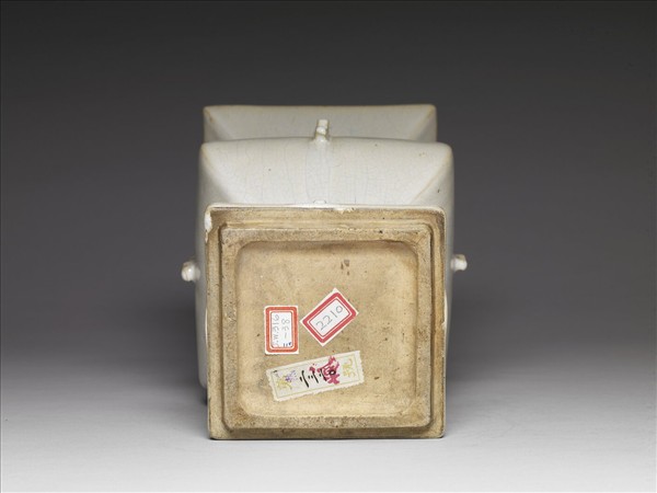 石灣窯 白瓷方尊