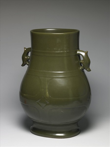 茶葉末釉獸耳弦紋尊