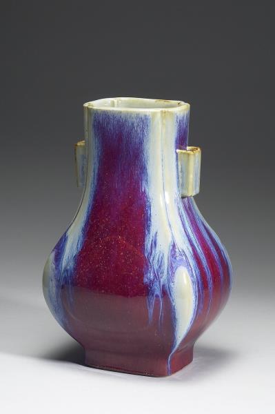 爐鈞釉貫耳杏葉四方瓶