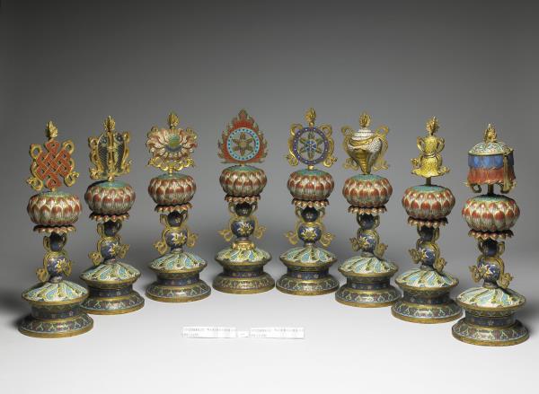 掐絲琺瑯八吉祥（盤長）