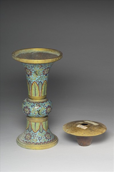 掐絲琺瑯瓶（五供）