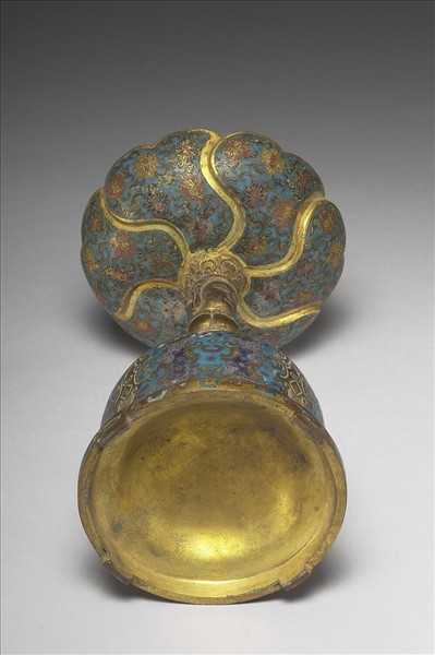 掐絲琺瑯燭台（五供）